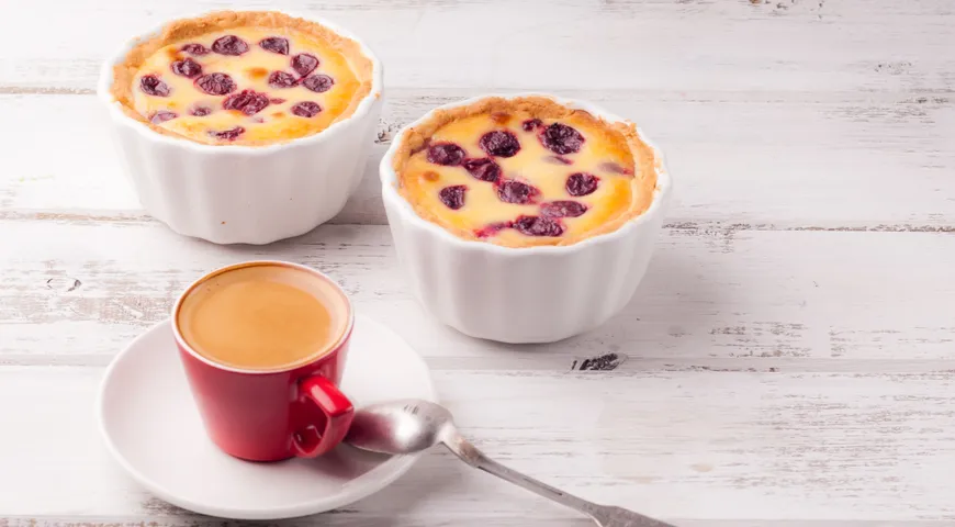 Porciované clafoutis s čerešňami