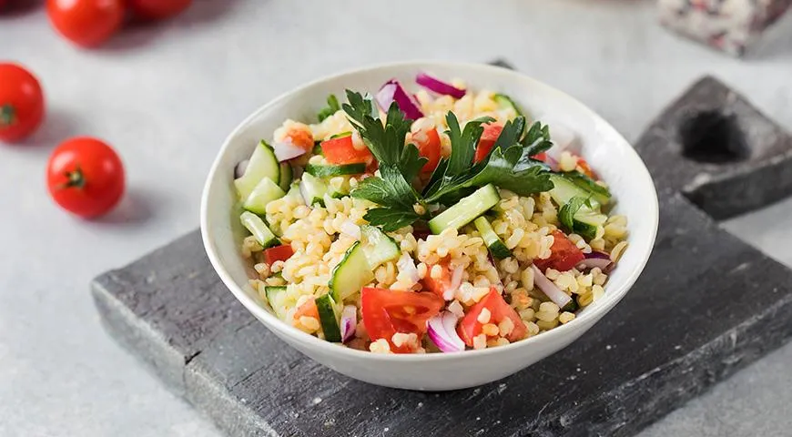 Tabbouleh je najobľúbenejšie jedlo na Blízkom východe, vyrába sa z bulguru.