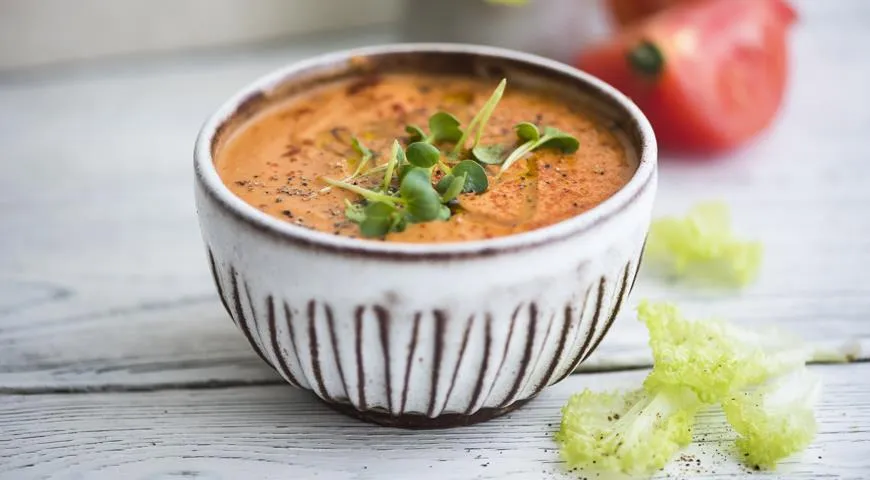 Ľahké melónové gazpacho