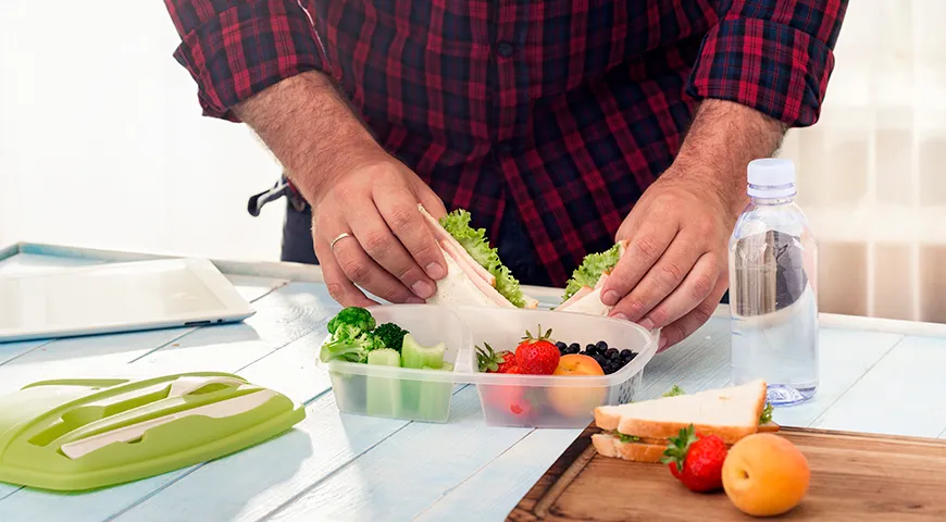 Ideálne je, ak sa pokrmy, ktoré pripravíte do obedového boxu, dajú jesť teplé aj studené