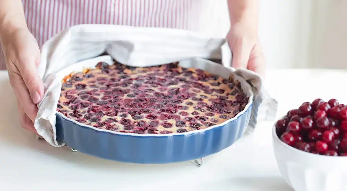 Ako správne a bez problémov upiecť clafoutis s čerešňami