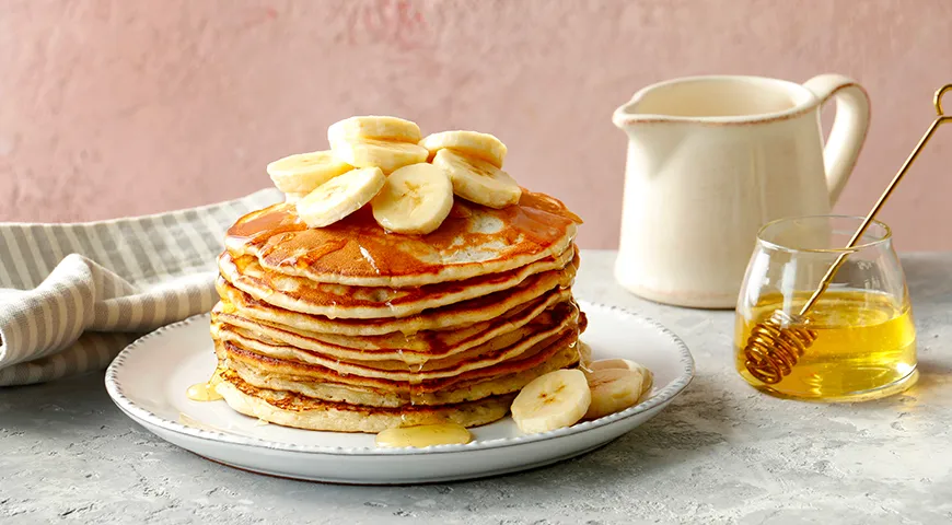 Palacinky s banánmi na panvici