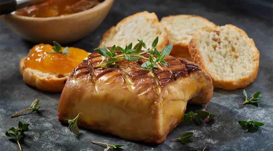 Foie gras s balzamikovými hruškami