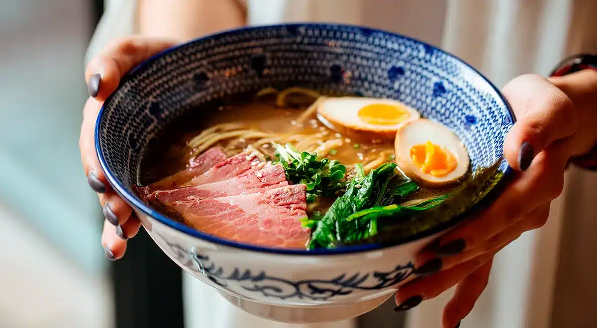 Šesť lahodných receptov na ramen: chudé, pikantné bravčové mäso, miso ramen a ďalšie